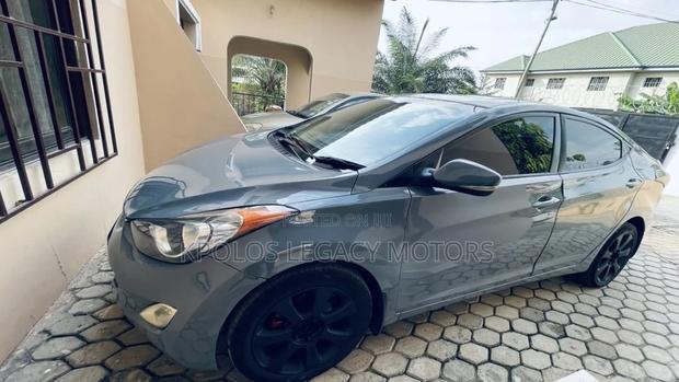 Hyundai Elantra GLS Sedan FWD (1.8L 4cyl 6A) 2013 Green