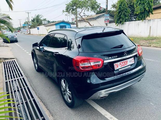Mercedes-Benz GLA 250 2017 Black