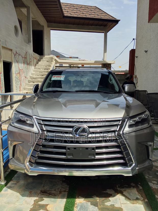 Lexus LX 570 AWD 2017 Gold
