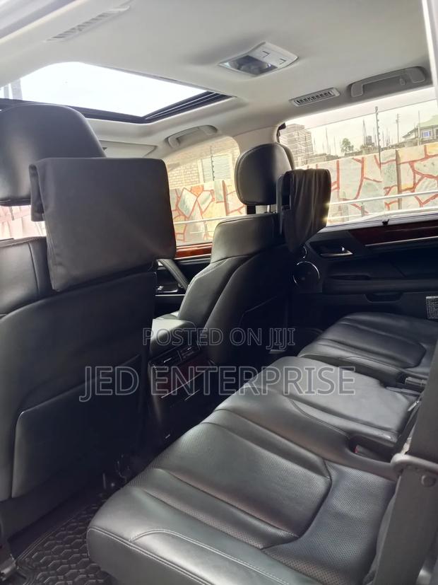 Lexus LX 570 AWD 2017 Gold