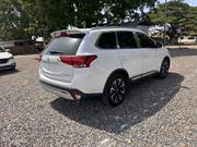 Mitsubishi Outlander 2019 White for sale