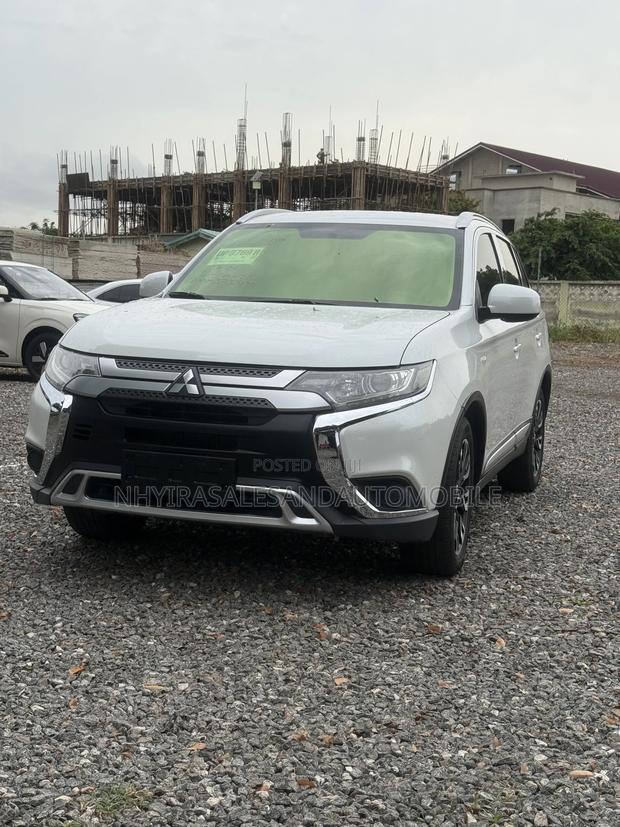 Mitsubishi Outlander 2.0 PHEV AWD 2018 White
