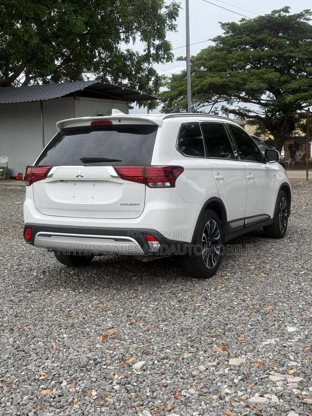 Mitsubishi Outlander 2.0 PHEV AWD 2018 White