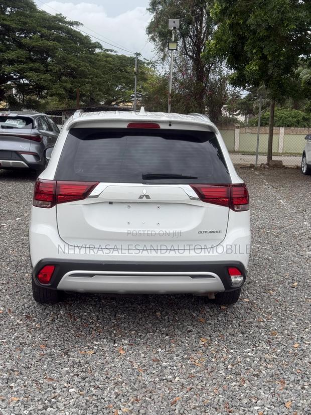 Mitsubishi Outlander 2.0 PHEV AWD 2018 White