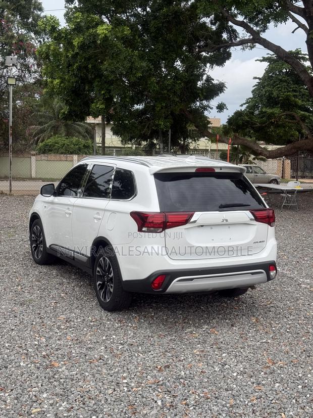 Mitsubishi Outlander 2.0 PHEV AWD 2018 White