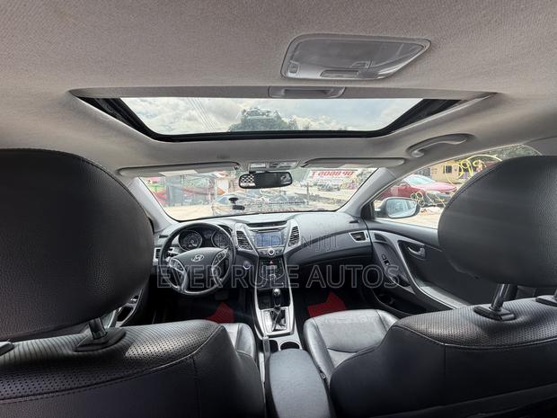 Hyundai Elantra Limited 4dr Sedan (1.8L 4cyl 6A) 2015 Silver