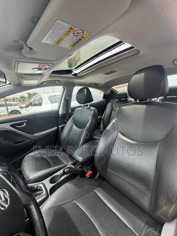 Hyundai Elantra Limited 4dr Sedan (1.8L 4cyl 6A) 2015 Silver