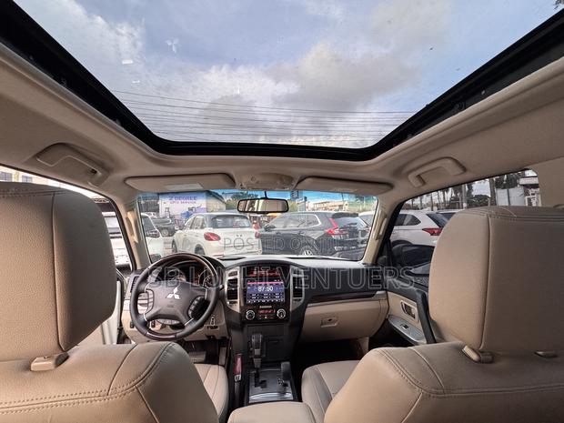 Mitsubishi Pajero 2019 White