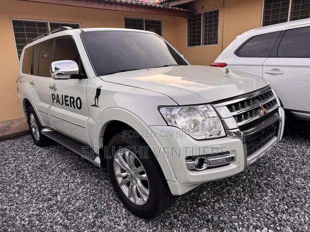 Mitsubishi Pajero 2019 White