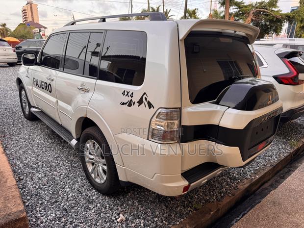 Mitsubishi Pajero 2019 White