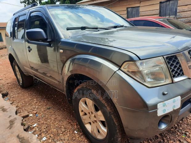 Nissan Pathfinder 2005
