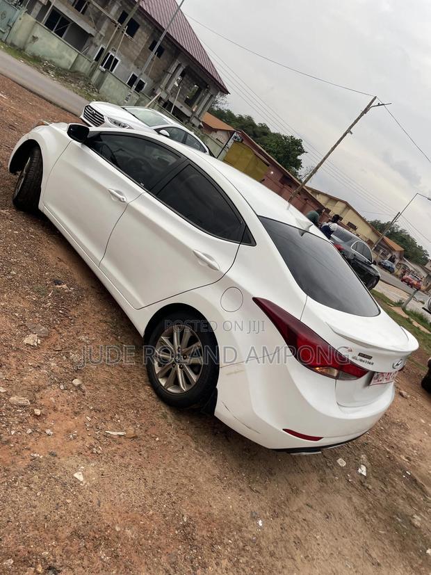 Hyundai Elantra SE 4dr Sedan (1.8L 4cyl 6A) 2015 White