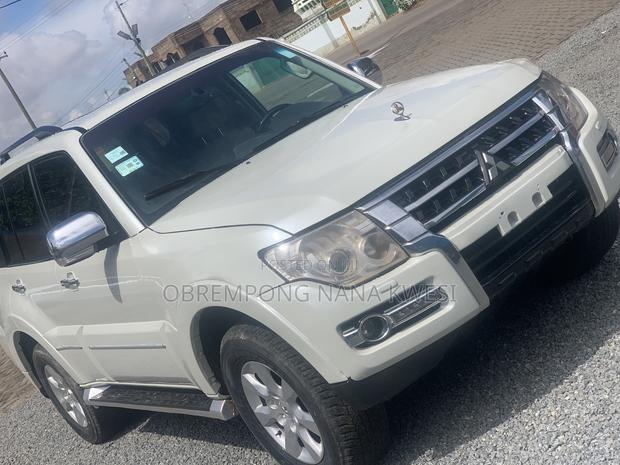 Mitsubishi Pajero Sport 2020 White