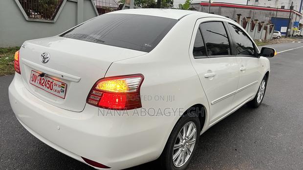 Toyota Yaris 2011 White