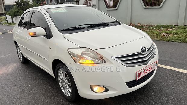 Toyota Yaris 2011 White