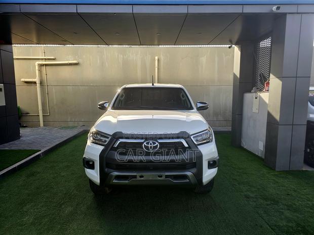 Toyota Hilux 2023 White