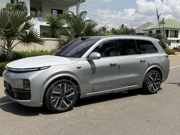 New Li Auto L9 1.5 Hybrid AWD 2022 Silver