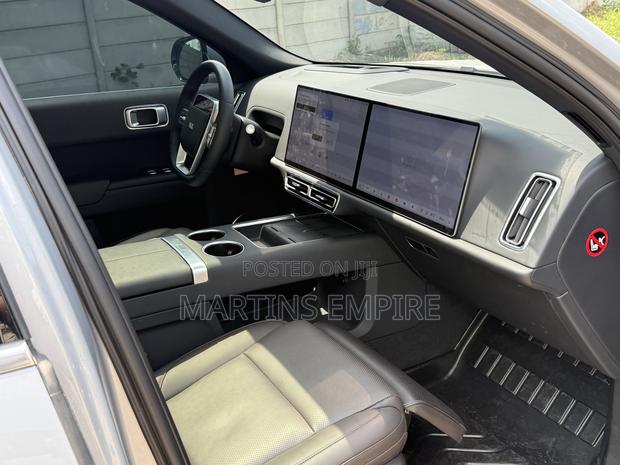 New Li Auto L9 1.5 Hybrid AWD 2022 Silver