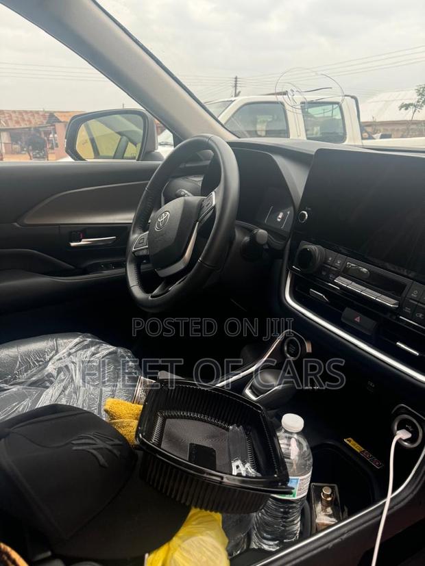 Toyota Highlander XLE AWD 2024 Black