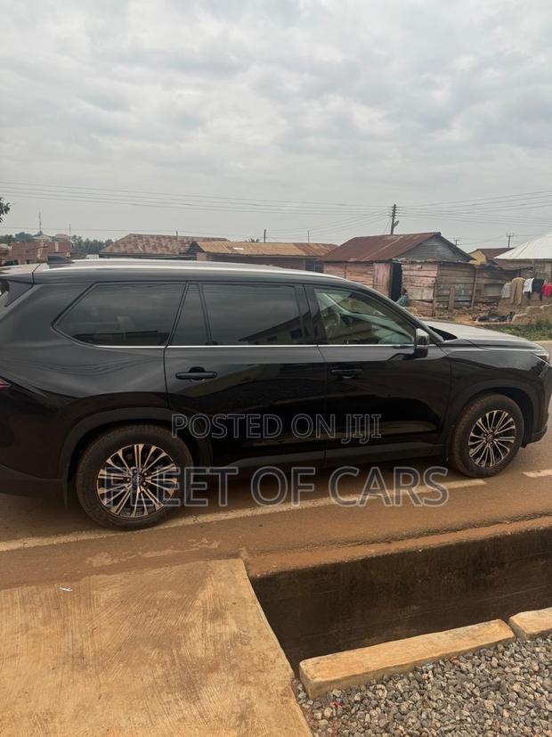 Toyota Highlander XLE AWD 2024 Black