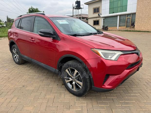 Toyota RAV4 LE AWD (2.5L 4cyl 6A) 2017 Red