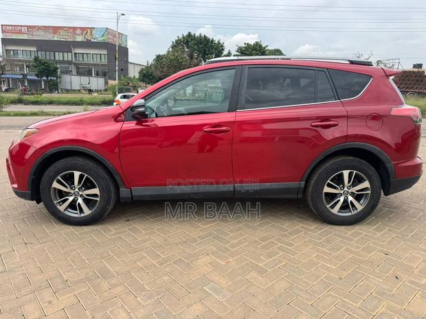 Toyota RAV4 LE AWD (2.5L 4cyl 6A) 2017 Red