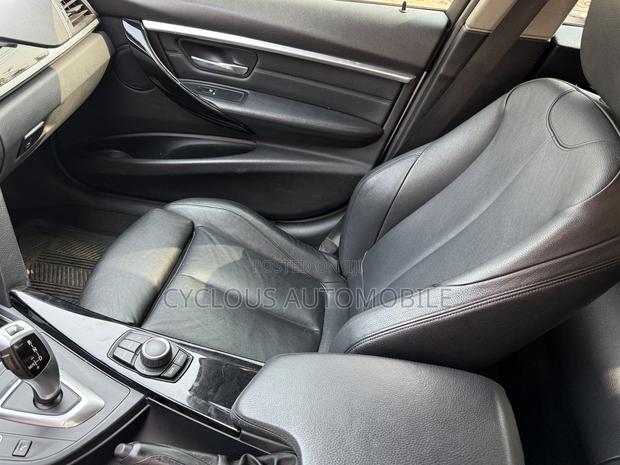 BMW 320i 2016 White