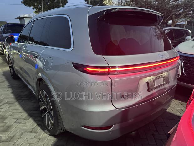 Li Auto L9 1.5 Hybrid AWD 2022 Black