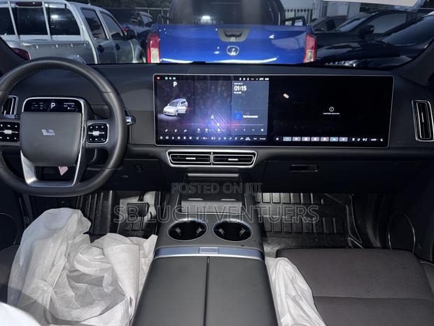 Li Auto L9 1.5 Hybrid AWD 2022 Black