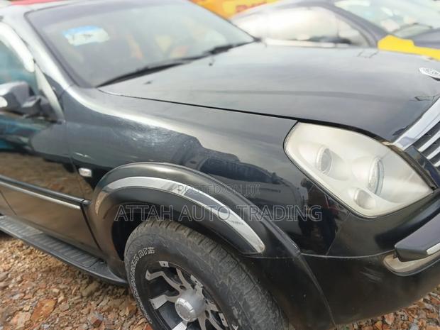 SsangYong Rexton 2010 Black