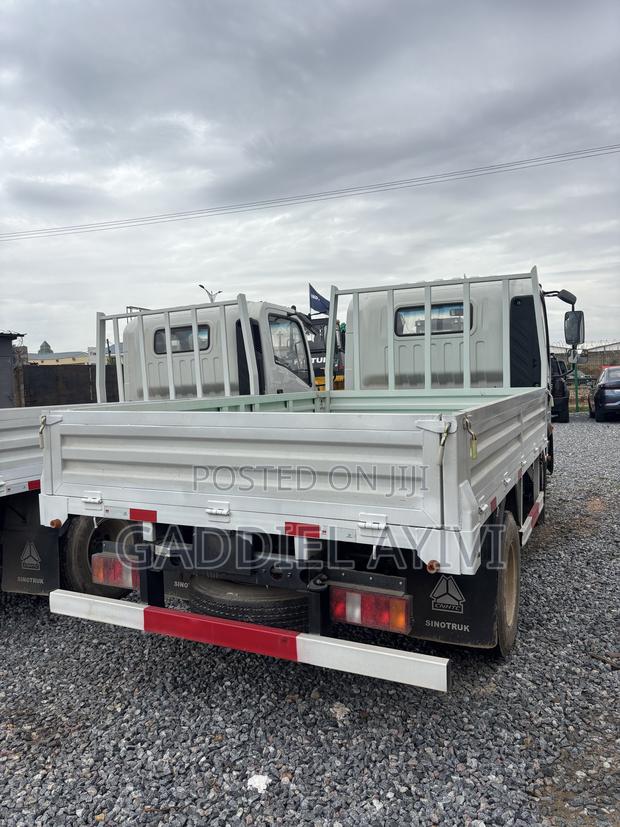 New Sinotruk Howo 2025 White