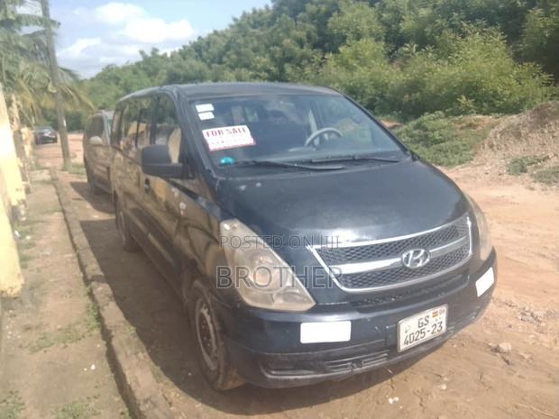 Hyundai H1 2.4 GLS 2009 Black