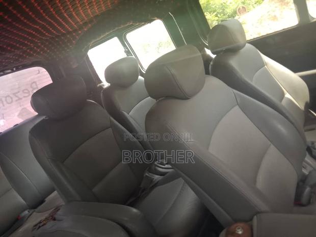 Hyundai H1 2.4 GLS 2009 Black
