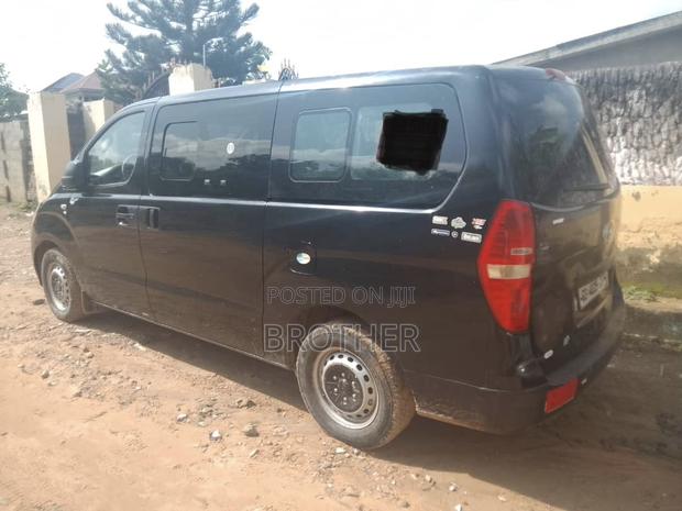 Hyundai H1 2.4 GLS 2009 Black