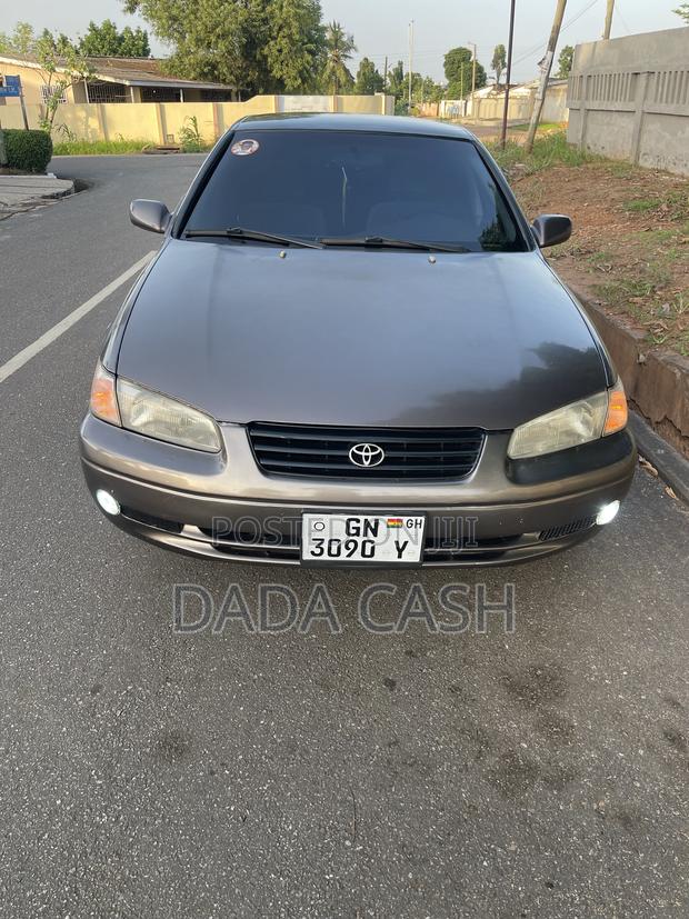 Toyota Camry Automatic 1999 Gray