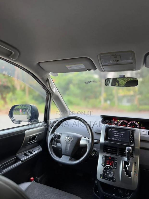 Toyota Voxy 2013 Black