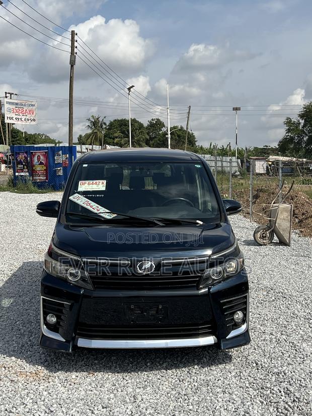 Toyota Voxy 2015 Black