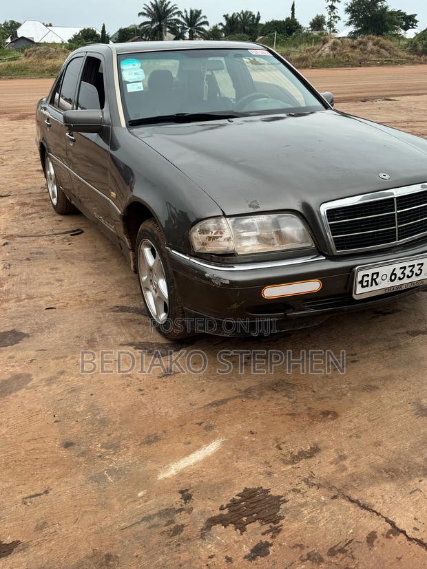 Mercedes-Benz C200 2002 Black
