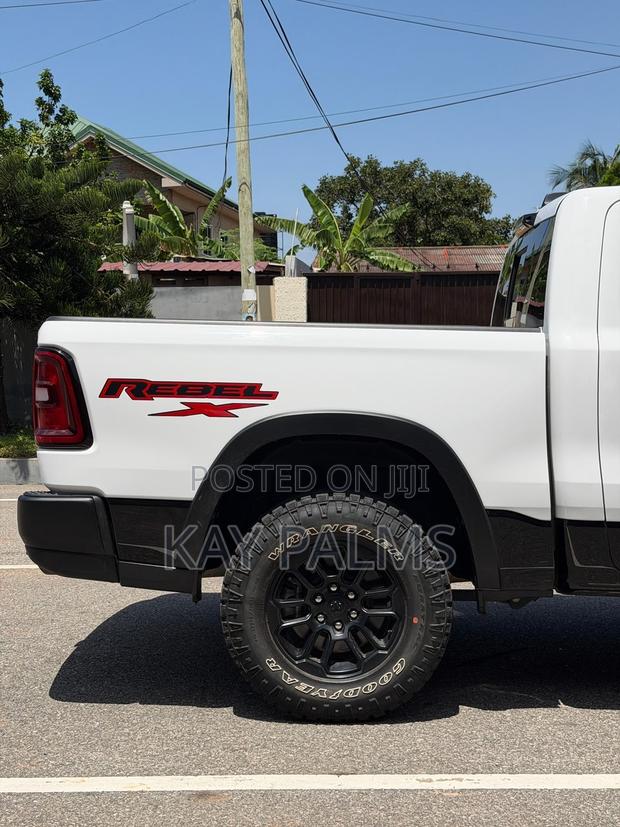 RAM 1500 Rebel Crew Cab 4WD 5.6 ft SB 2025 White
