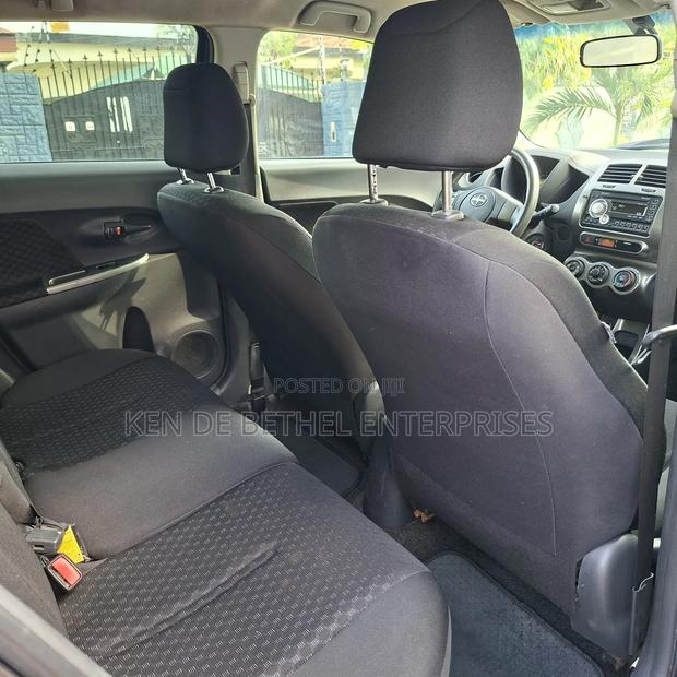 Scion xD Base 2012 Gray
