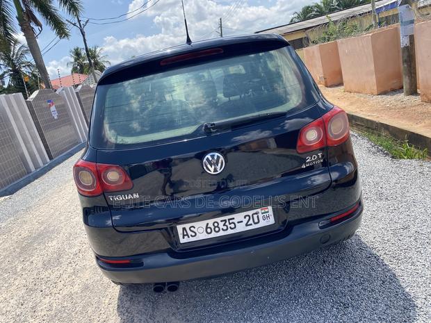 Volkswagen Tiguan SE 4Motion 2011 Black