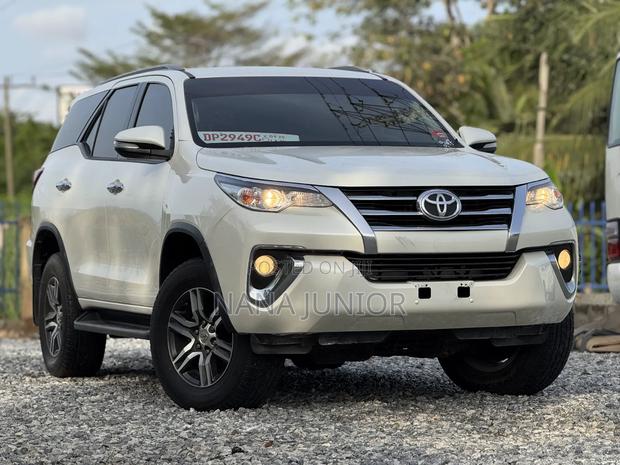 Toyota Fortuner 2019 White
