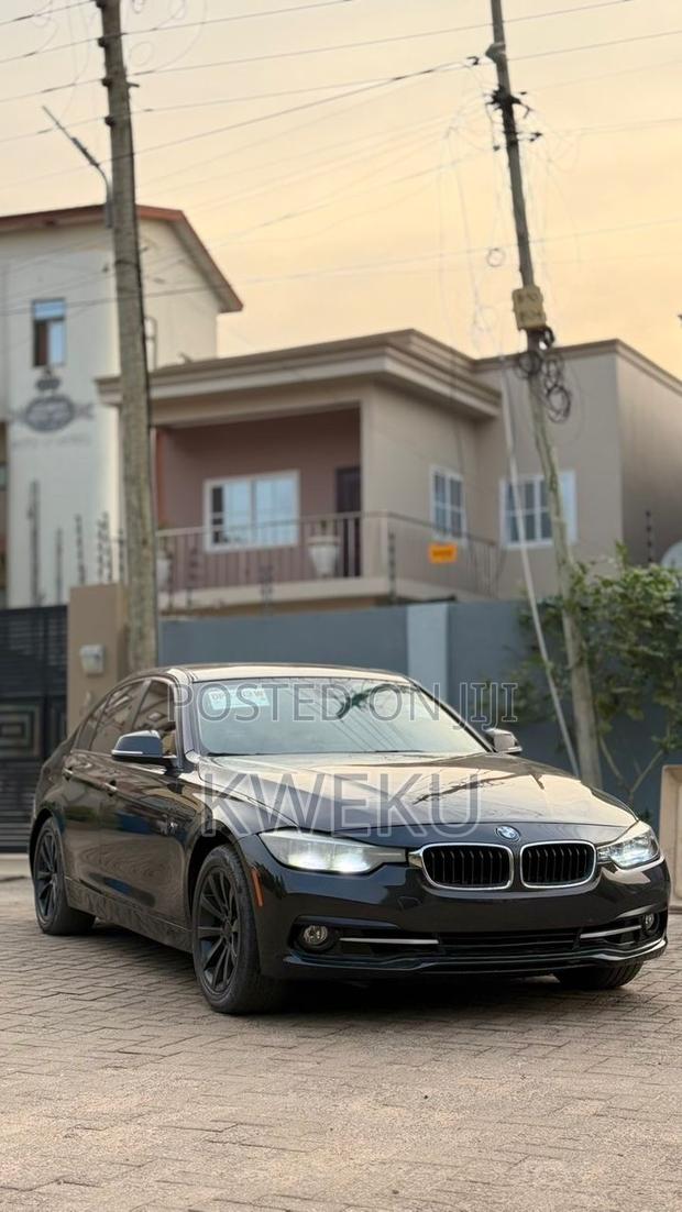 BMW 320i Sedan RWD 2016 Black