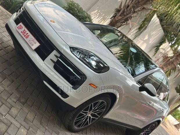 Porsche Cayenne S AWD 2024 White