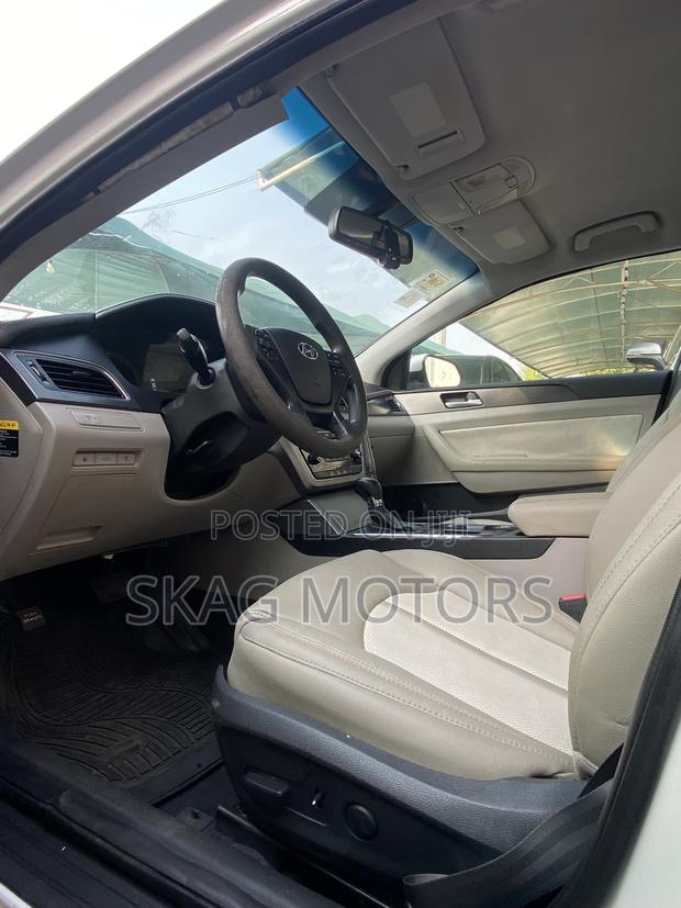 Hyundai Sonata Sport 4dr Sedan (2.4L 4cyl 6A) 2015 White