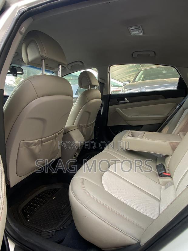 Hyundai Sonata Sport 4dr Sedan (2.4L 4cyl 6A) 2015 White