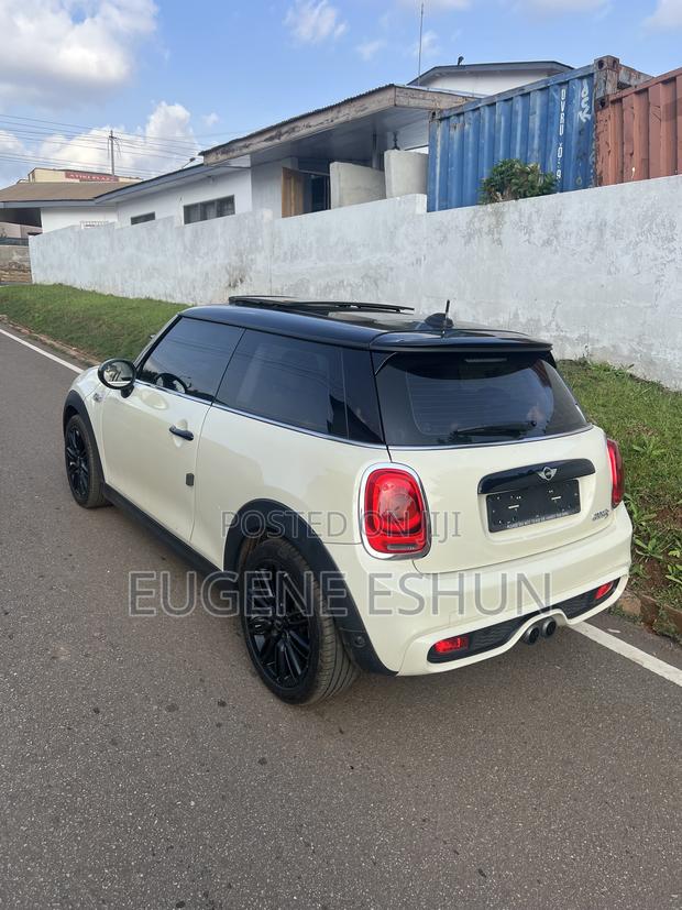 Mini Cooper 2017 Off white