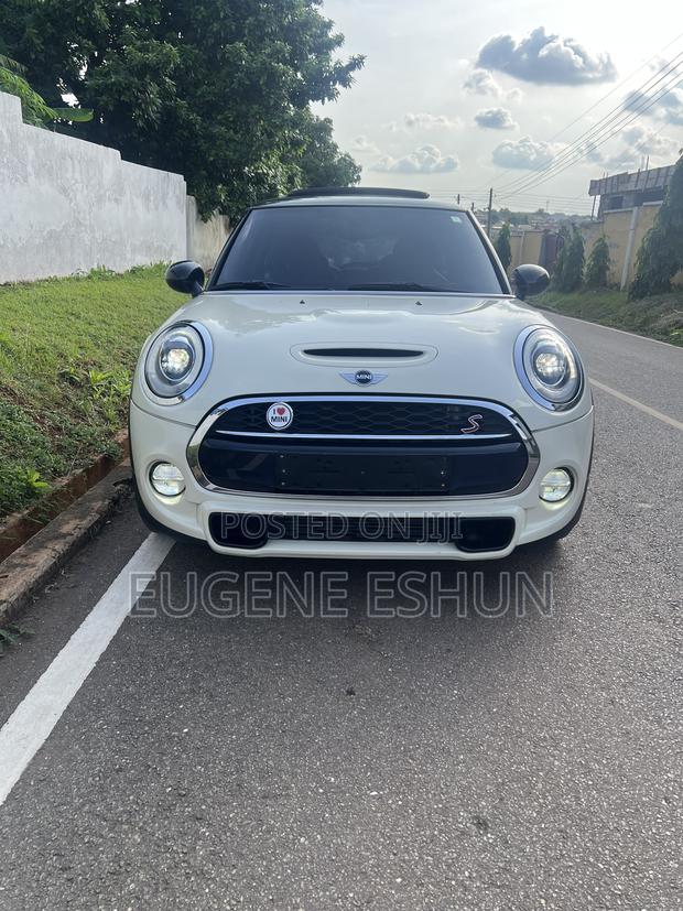 Mini Cooper 2017 Off white
