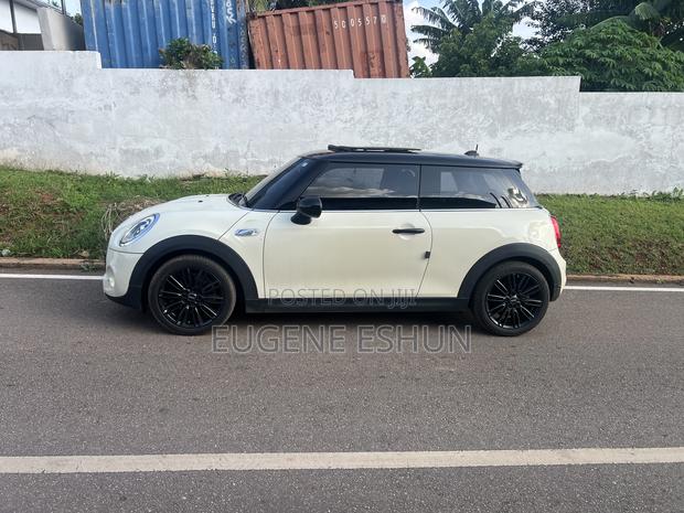 Mini Cooper 2017 Off white