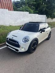 Mini Cooper 2017 Off white for sale